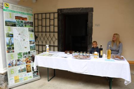 PRAZNIK TRENJA IN PREDENJA LANU 15